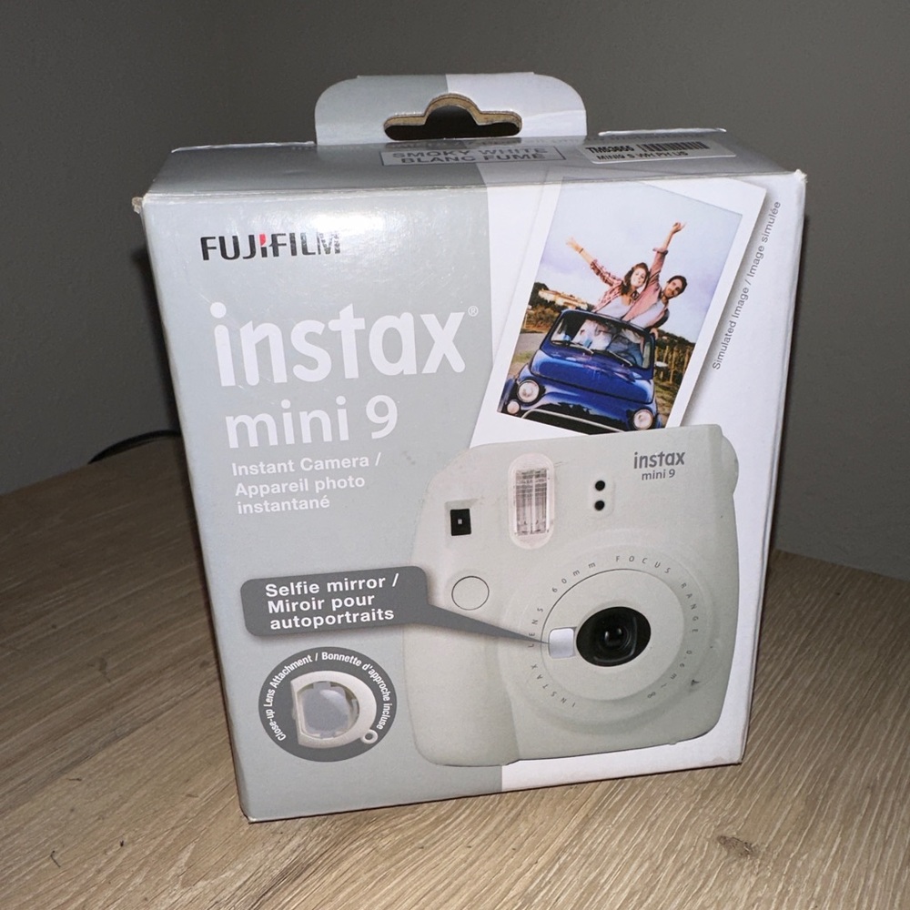 Fujifilm Instax Mini 9 Instant
Camera, Smokey White